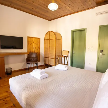 Hajat Boutique Hotel *